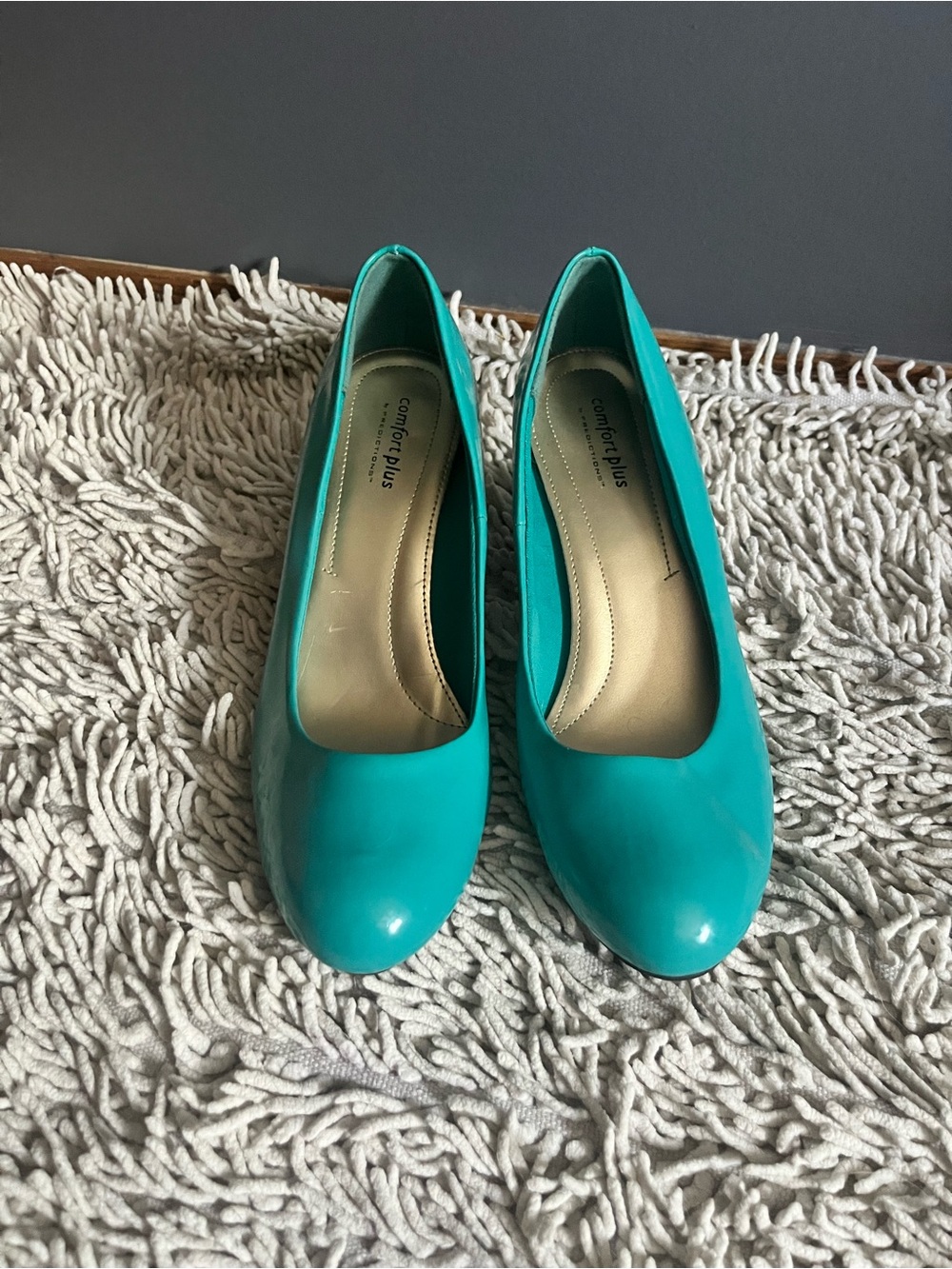 Predictions Teal Patent Round-Toe Women’s Pumps